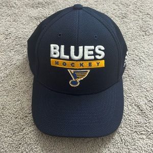 Mens L/XL St.Louis Blues Hockey Hat